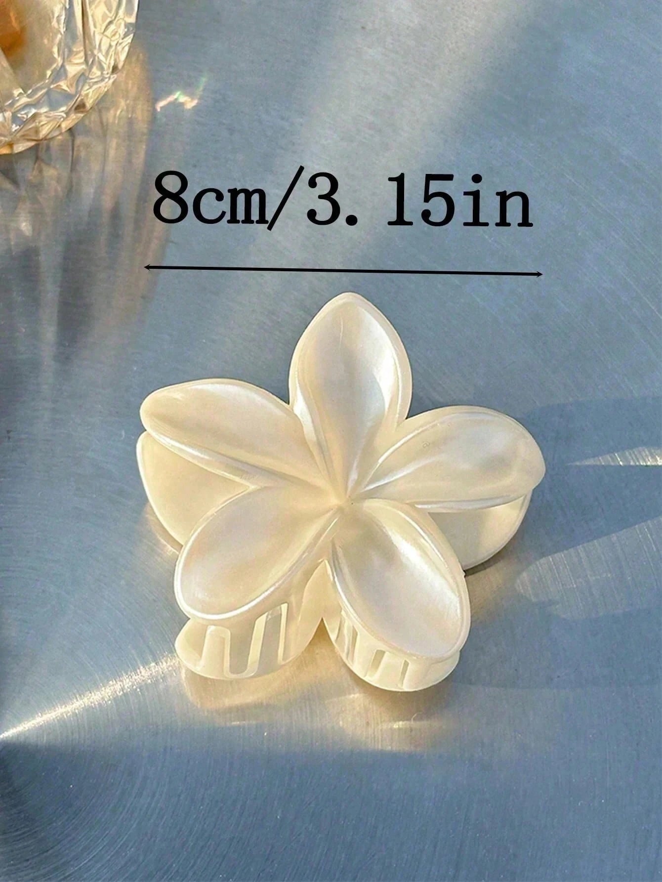Large Acrylic Flower Hair Claw Clip – Elegant Chic Floral Accessory